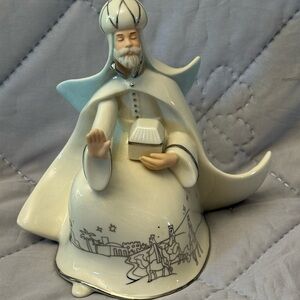 King Melchior 2004 Hawthorn Village Silver Blessings Nativity